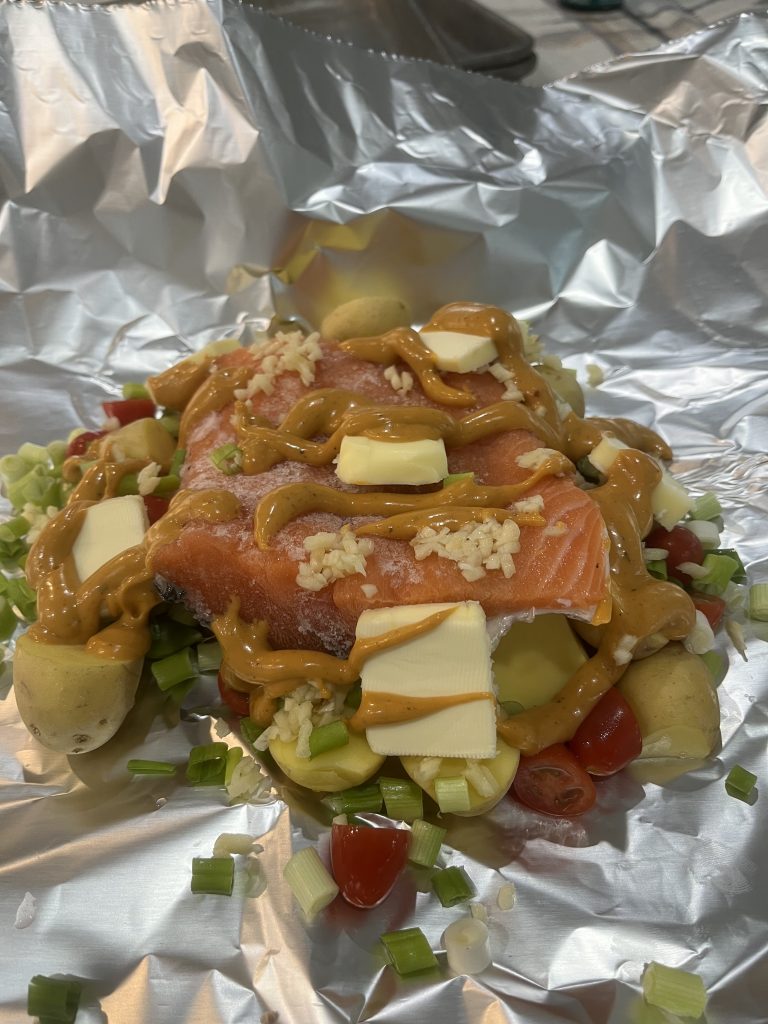 Easy Salmon Foil Packets with Vegetables